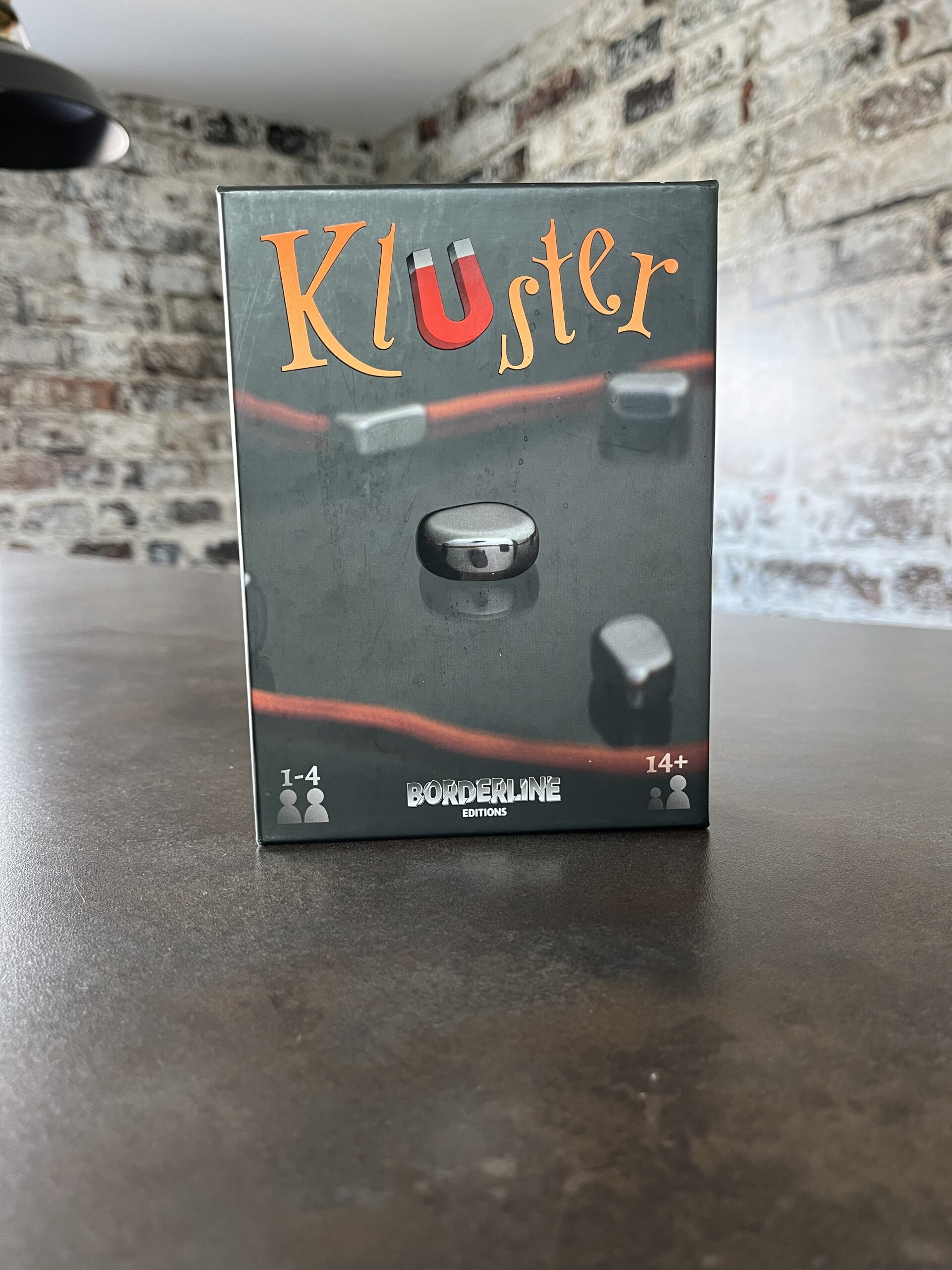 Kluster - un jeu d'aimant surprenant 